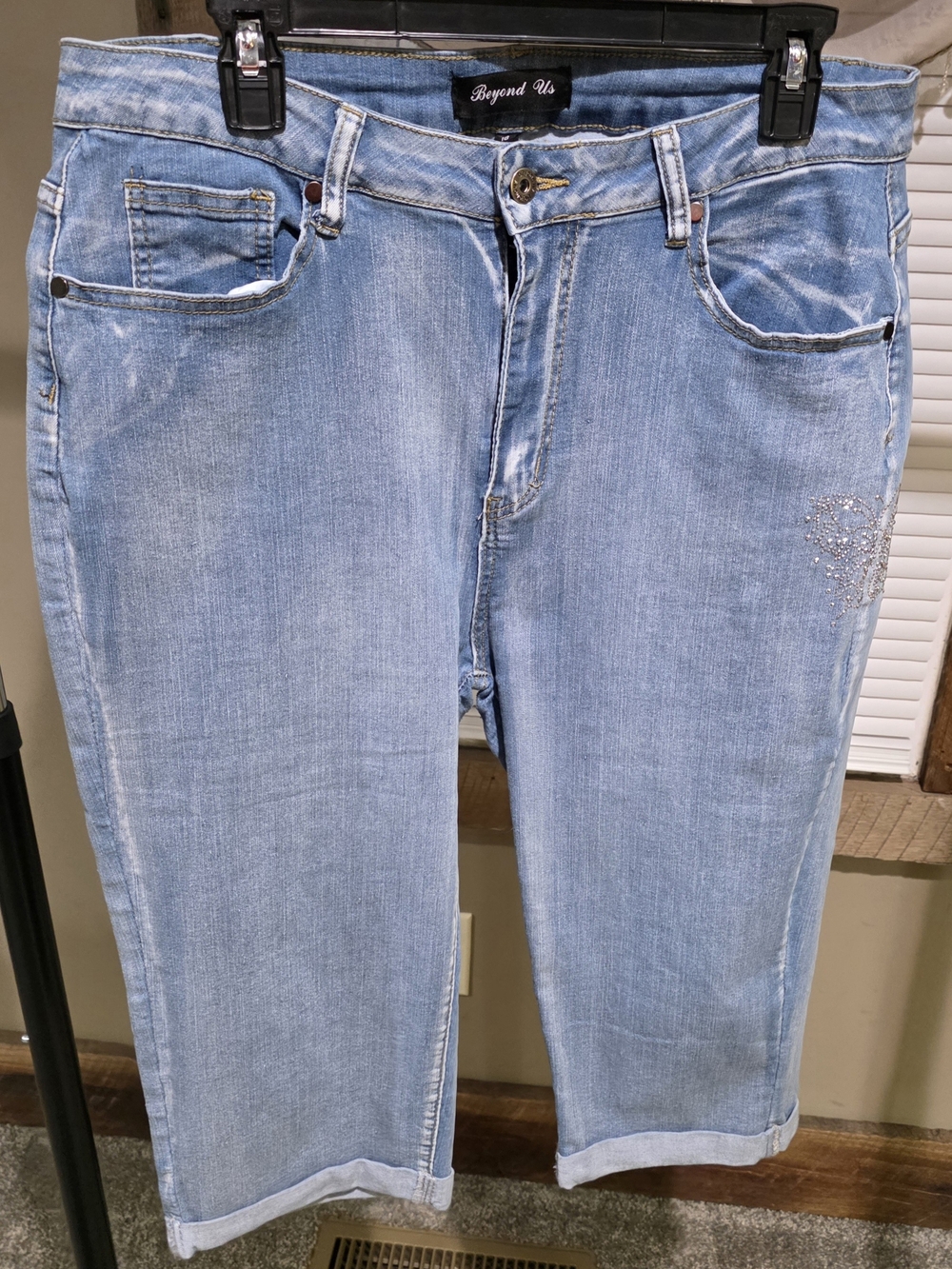 Women's Light Wash Embellished Cropped Jeans
